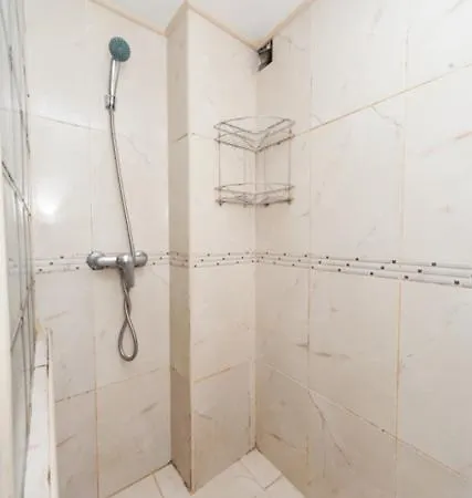 Риф Мини Студия Полуподвал Apartment *