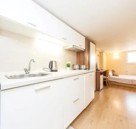 Apartment Риф Мини Студия Полуподвал